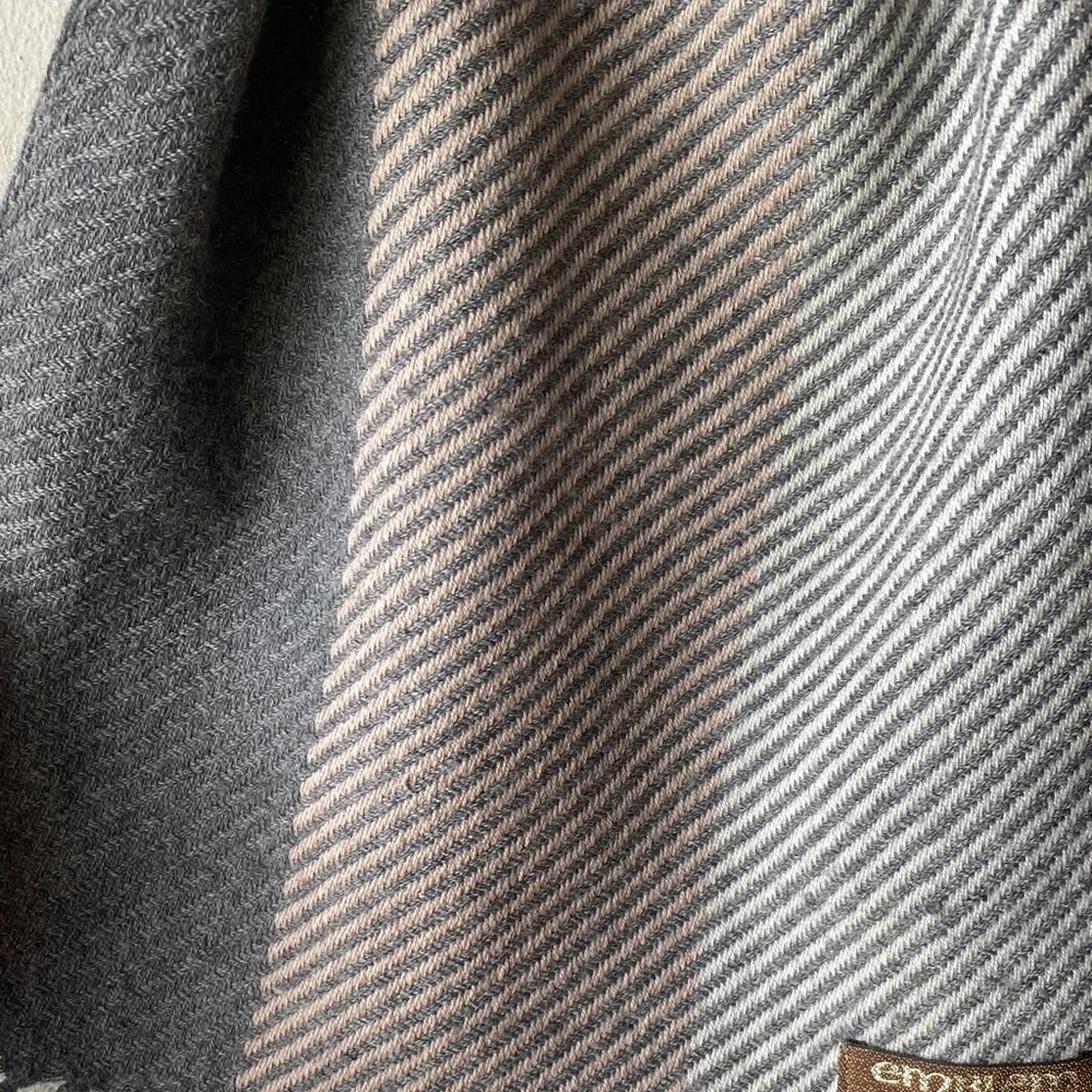Sophisticated Two-Tone Men's Scarf - Picture 3 of 3